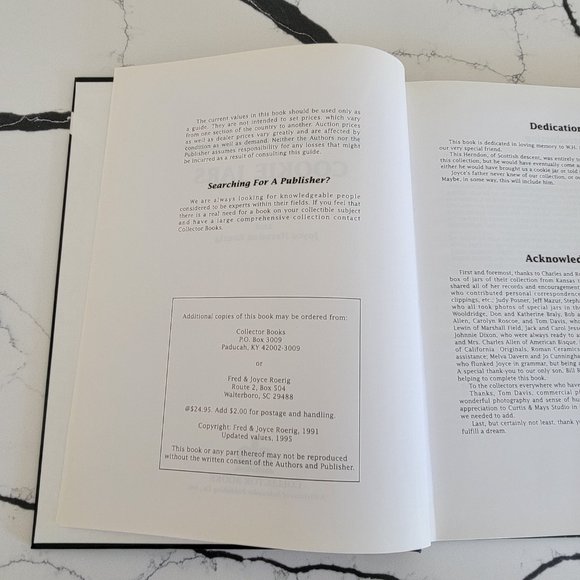 The Collectors Encyclopedia of Cookie Jars A Pictorial Reference hardcover book - Picture 5 of 6